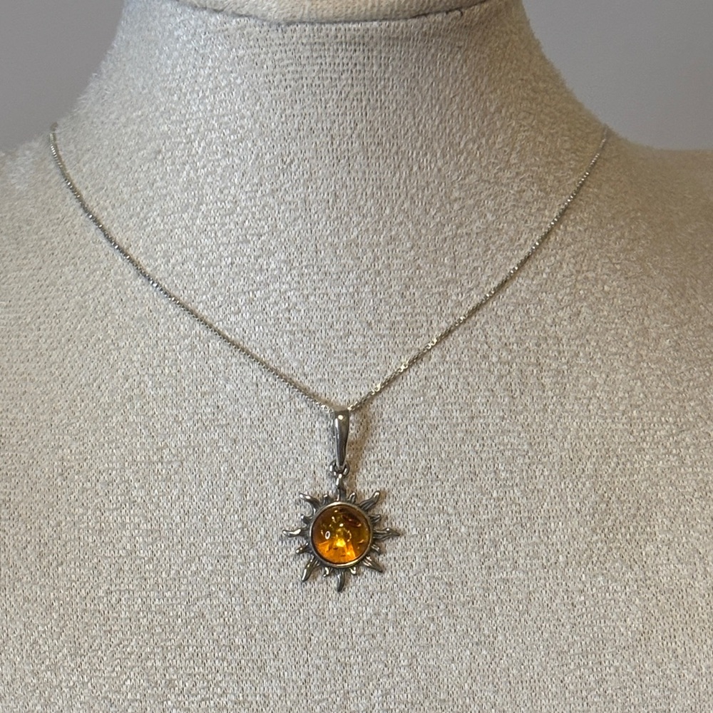 NEW 925 Genuine Amber Sun Pendant Sterling Silver - Picture 4 of 9